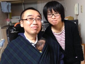 ゆうちゃんファミリー♪フィットしたへこおびの中に入ったゆうちゃんはすやすやzzz