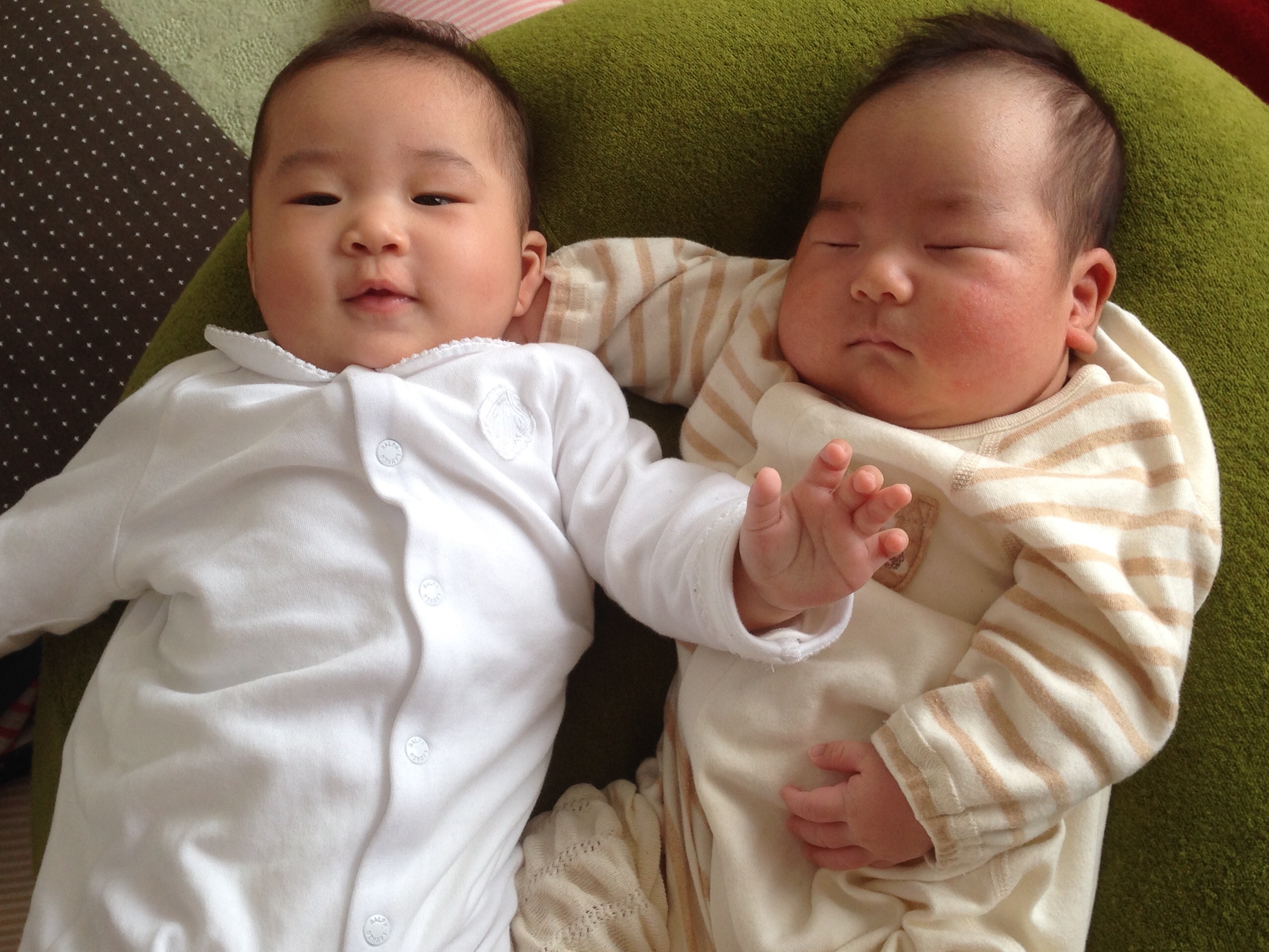 ゆうくん初の腕枕♪